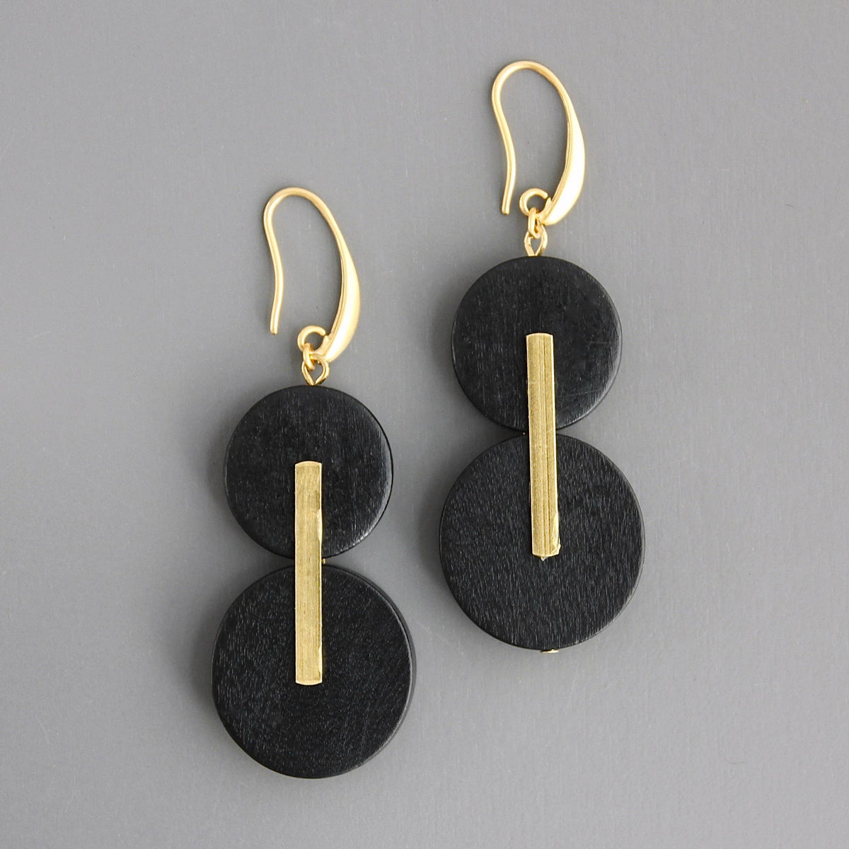 CHRE44 Black wood and brass earrings