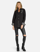 Load image into Gallery viewer, Torry American Soul Boyfriend Shirt: Black
