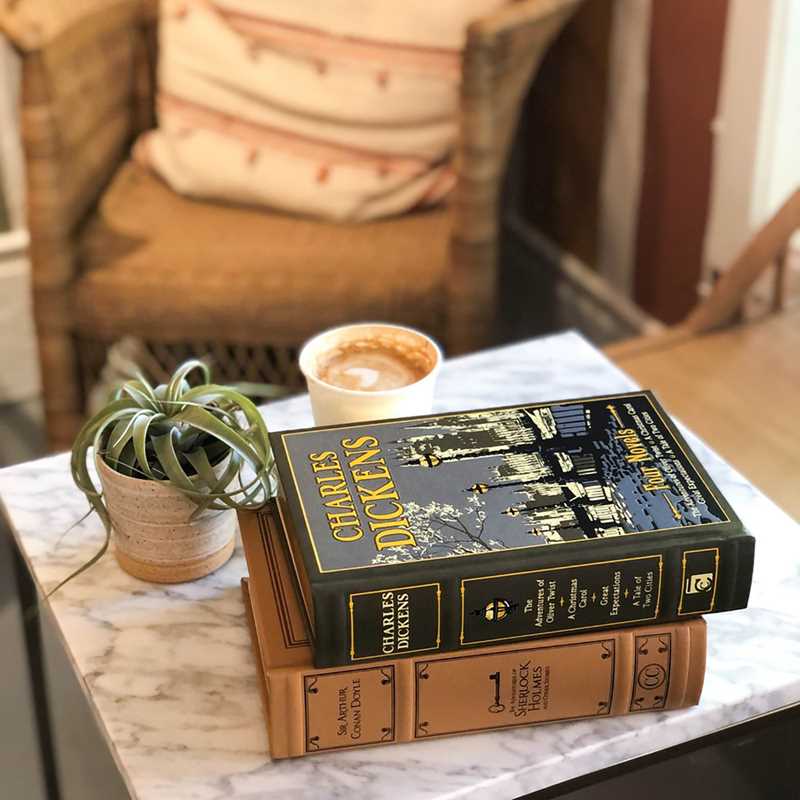 Charles Dickens: Four Novels by Charles Dickens: Hardcover; 912 pages / English