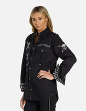 Load image into Gallery viewer, Torry Soul Skull Boyfriend Shirt: S / Black
