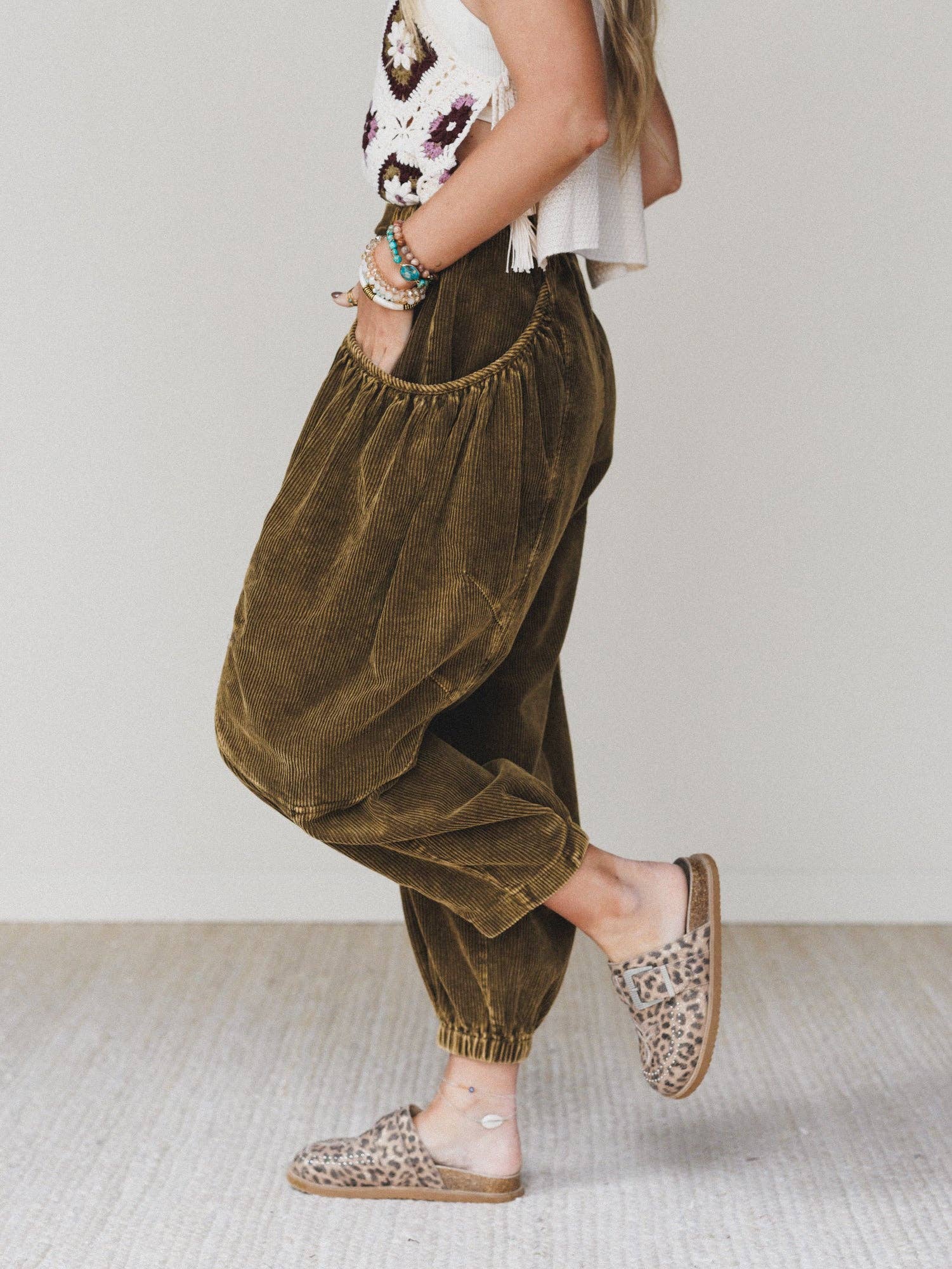 Nora Gathered Barrel Corduroy Pant - Olive: Olive / S
