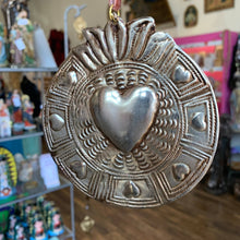 Load image into Gallery viewer, Sacred Heart Tin Ornaments: C
