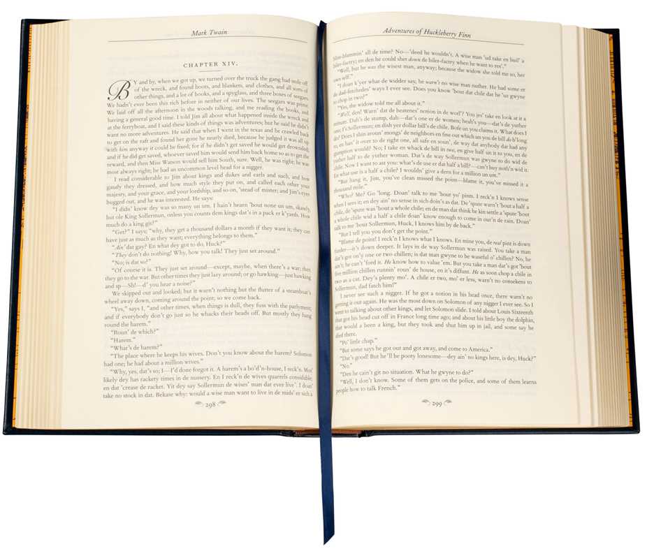 Mark Twain by Mark Twain: Hardcover; 732 pages / English