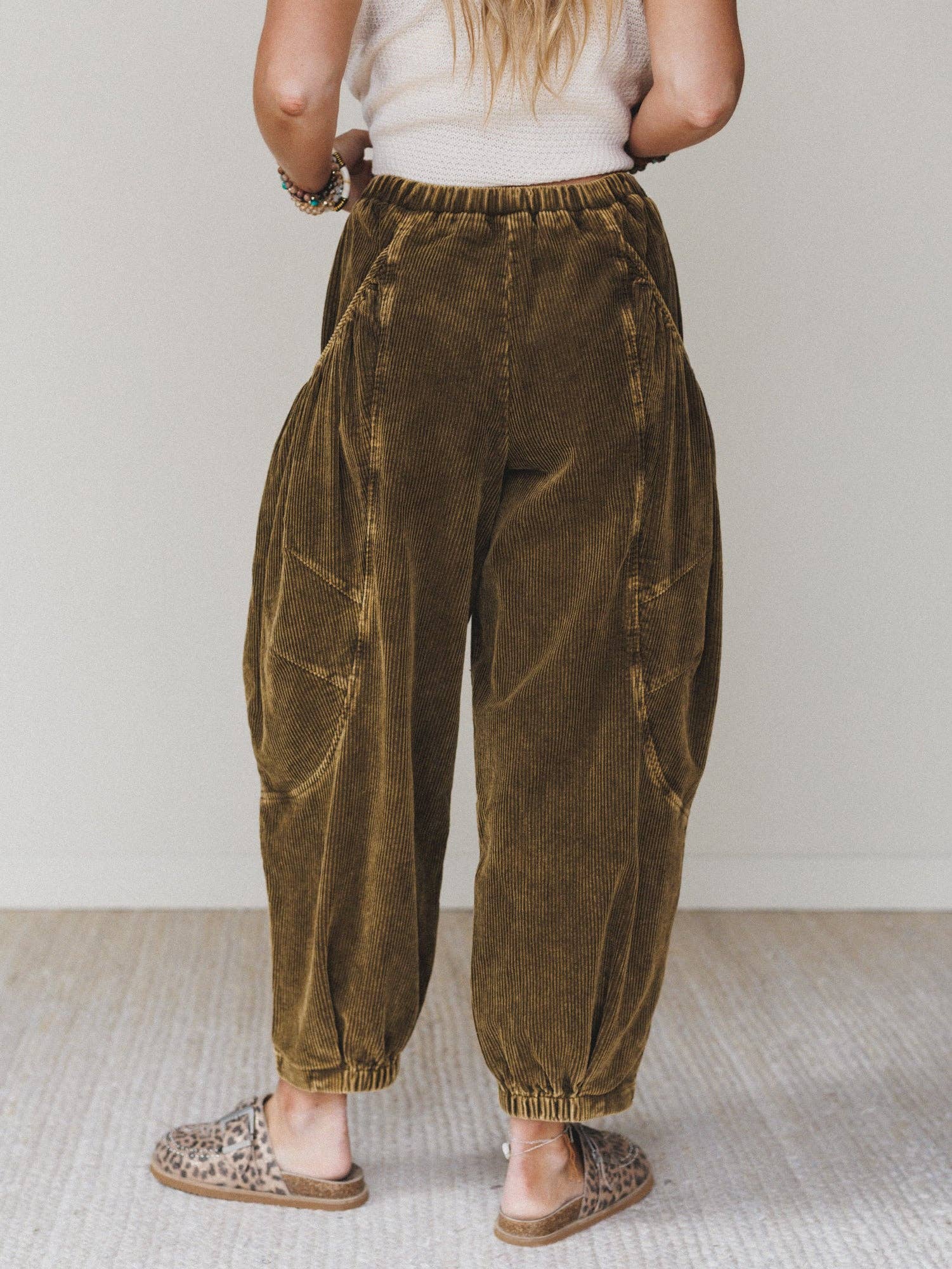 Nora Gathered Barrel Corduroy Pant - Olive: Olive / S