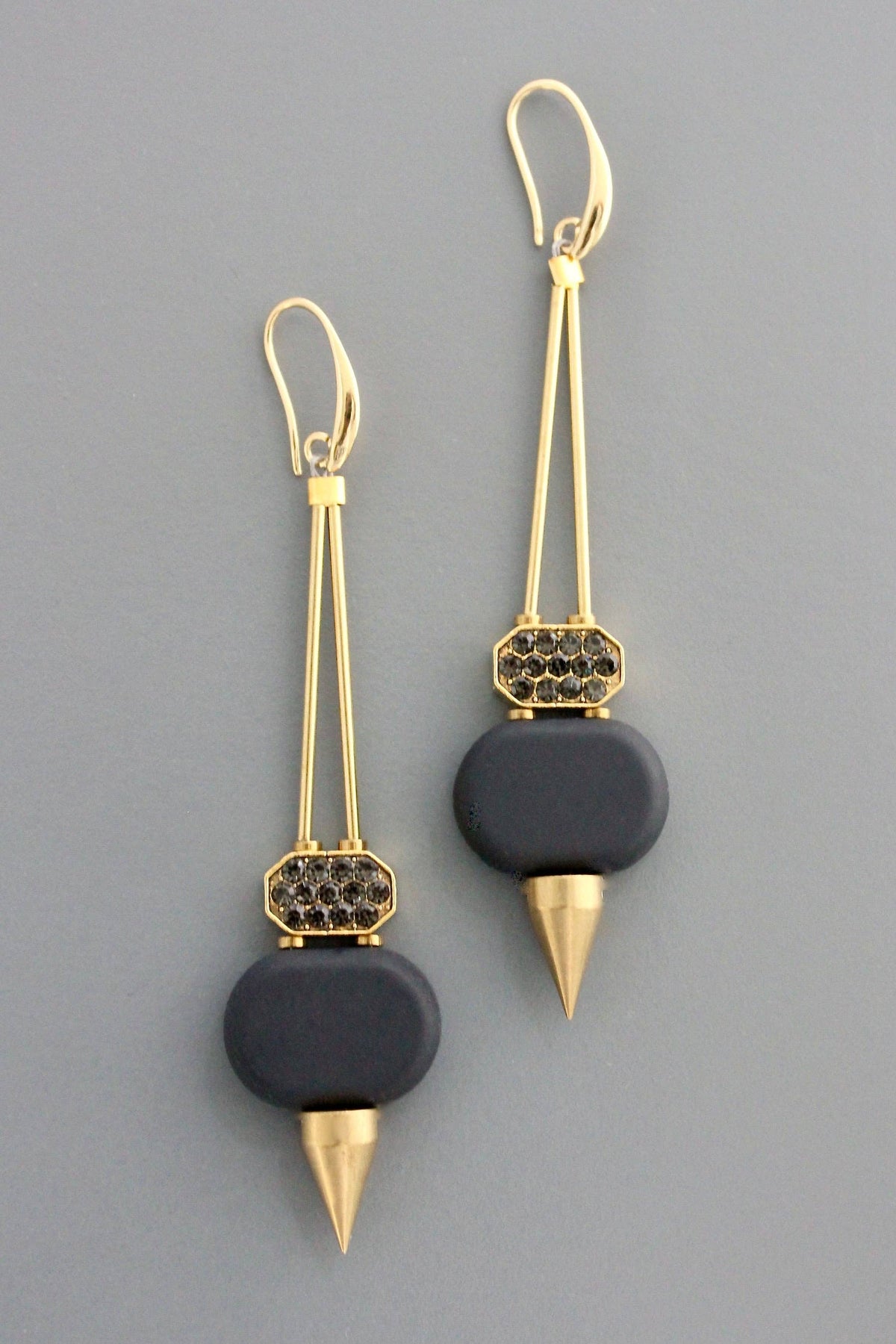 FERE117 Geometric rhinestone and black earrings